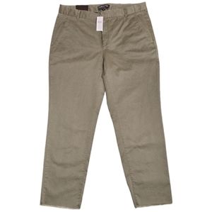 Banana Republic Chino Women Capri Pants Size 8  Matcha Green